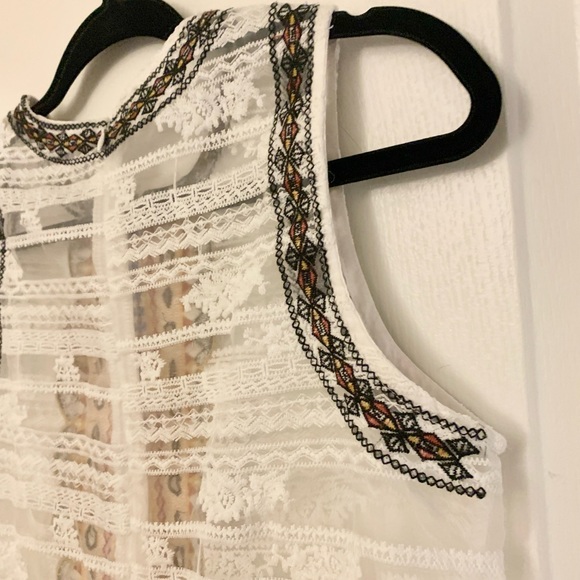 Chicwish white lace embroidered sheer tunic top / mini dress - Picture 4 of 9